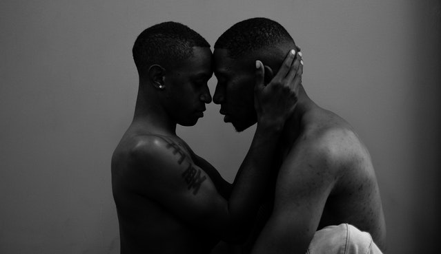 kissing